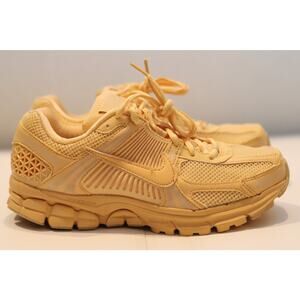 Nike Zoom Vomero 5 Saturn Gold Sz 7